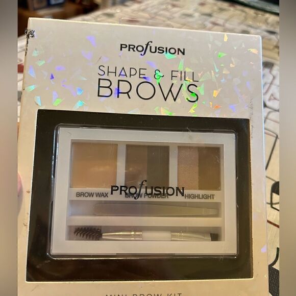 NWT Profusion Shape & Fill Brow Kit - Picture 3 of 6